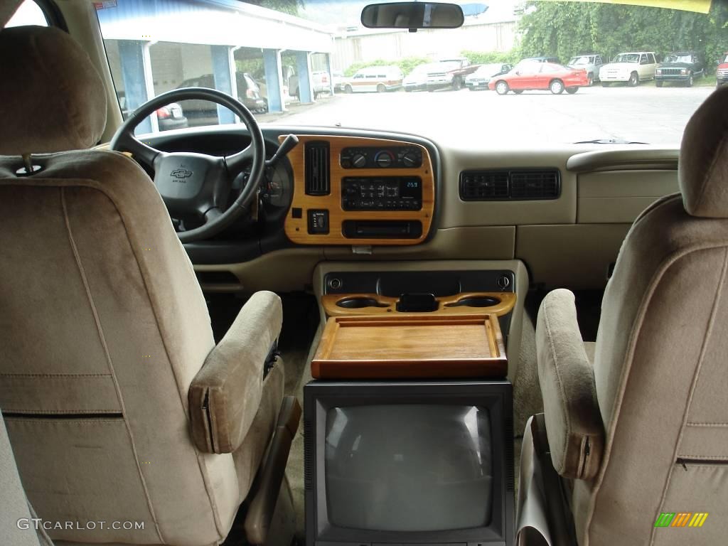 1999 Express 1500 Passenger Conversion Van - Medium Fernmist Green Metallic / Neutral photo #19
