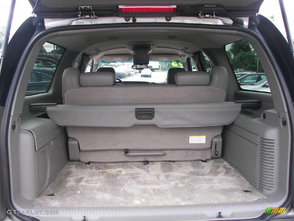 2003 Suburban 1500 Z71 4x4 - Light Pewter Metallic / Tan/Neutral photo #8