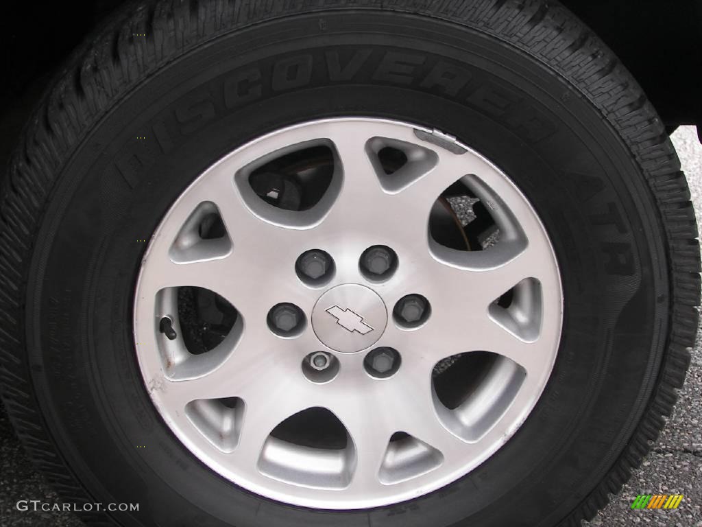 2003 Suburban 1500 Z71 4x4 - Light Pewter Metallic / Tan/Neutral photo #10