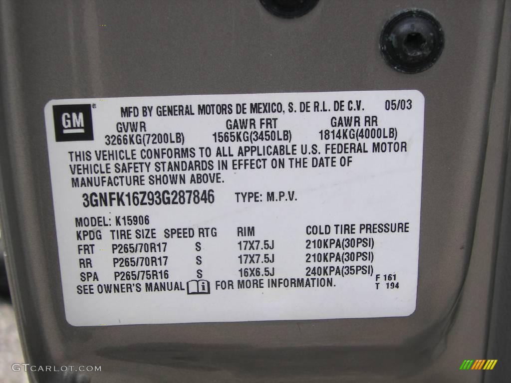 2003 Suburban 1500 Z71 4x4 - Light Pewter Metallic / Tan/Neutral photo #11