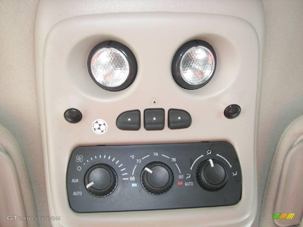 2003 Suburban 1500 Z71 4x4 - Light Pewter Metallic / Tan/Neutral photo #15