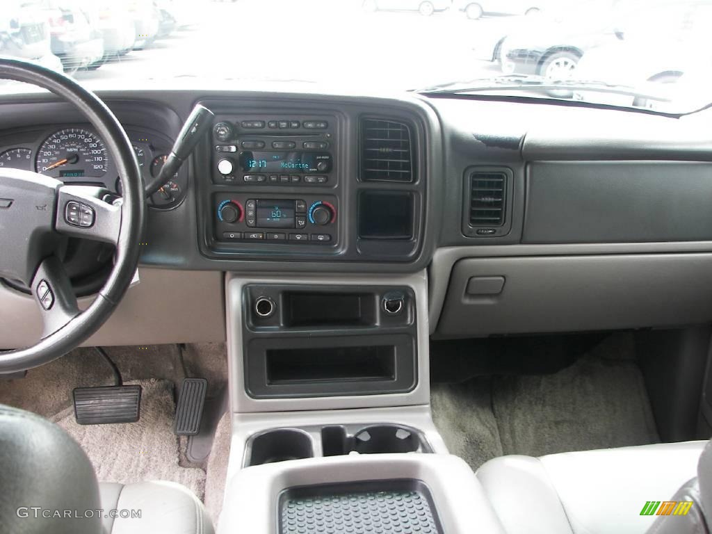 2003 Suburban 1500 Z71 4x4 - Light Pewter Metallic / Tan/Neutral photo #20