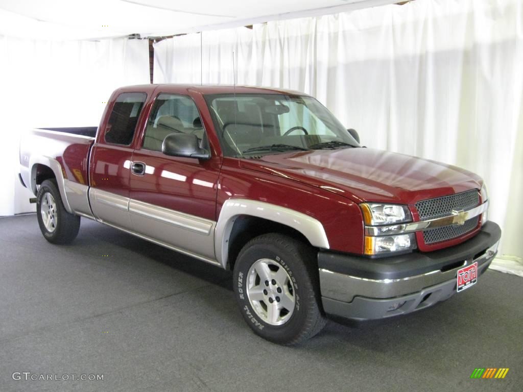 2005 Silverado 1500 Z71 Extended Cab 4x4 - Sport Red Metallic / Dark Charcoal photo #1