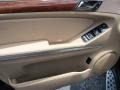 Obsidian Black Metallic - GL 450 4Matic Photo No. 16