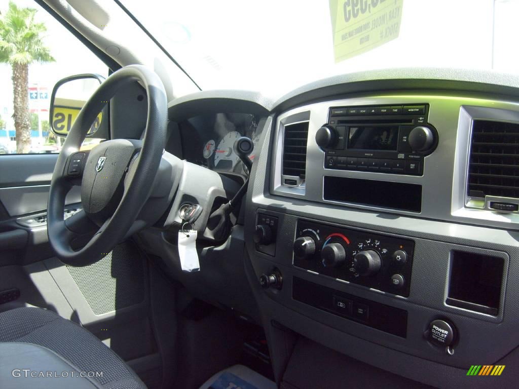 2008 Ram 2500 Big Horn Quad Cab 4x4 - Brilliant Black Crystal Pearl / Medium Slate Gray photo #20