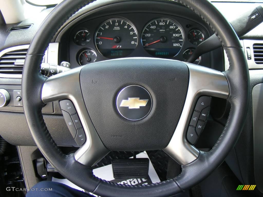 2007 Suburban 1500 Z71 4x4 - Black / Ebony photo #48