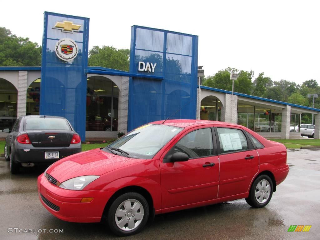 2003 Focus SE Sedan - Infra-Red / Medium Graphite photo #1