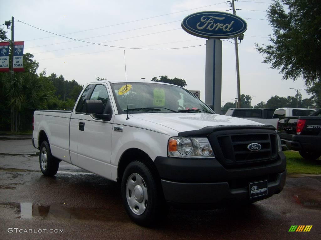 2005 F150 XL Regular Cab - Oxford White / Medium Flint Grey photo #1