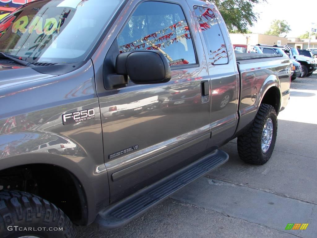 2002 F250 Super Duty XLT SuperCab 4x4 - Dark Shadow Grey Metallic / Medium Flint photo #32