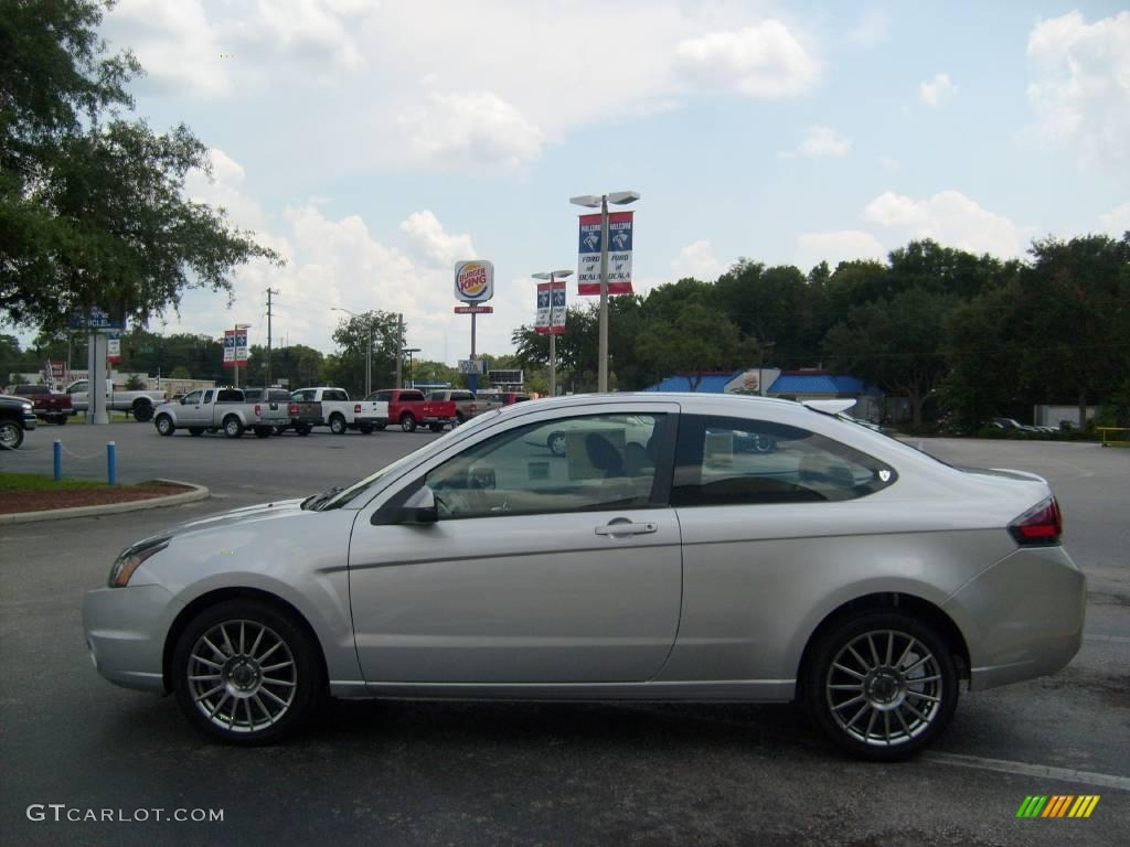 2009 Focus SES Coupe - Brilliant Silver Metallic / Medium Stone photo #7