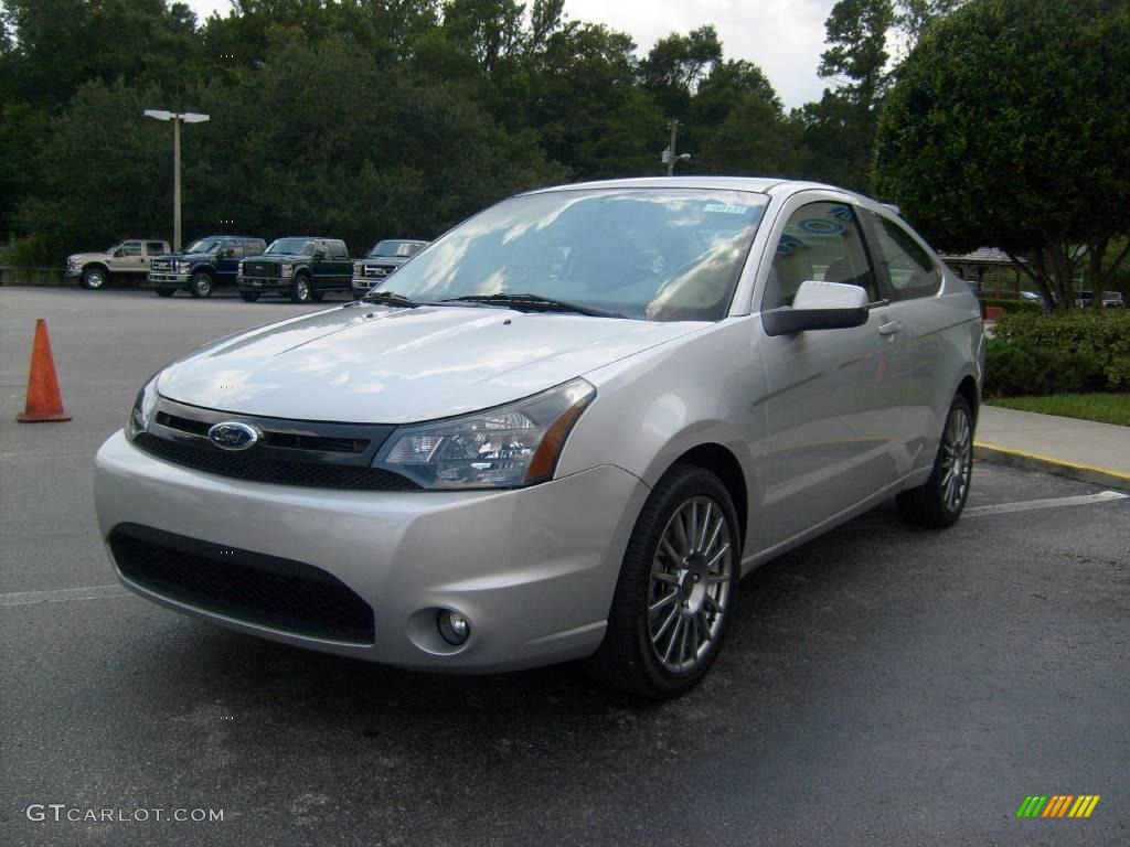 2009 Focus SES Coupe - Brilliant Silver Metallic / Medium Stone photo #8