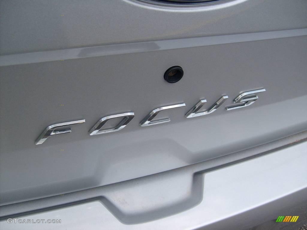 2009 Focus SES Coupe - Brilliant Silver Metallic / Medium Stone photo #13