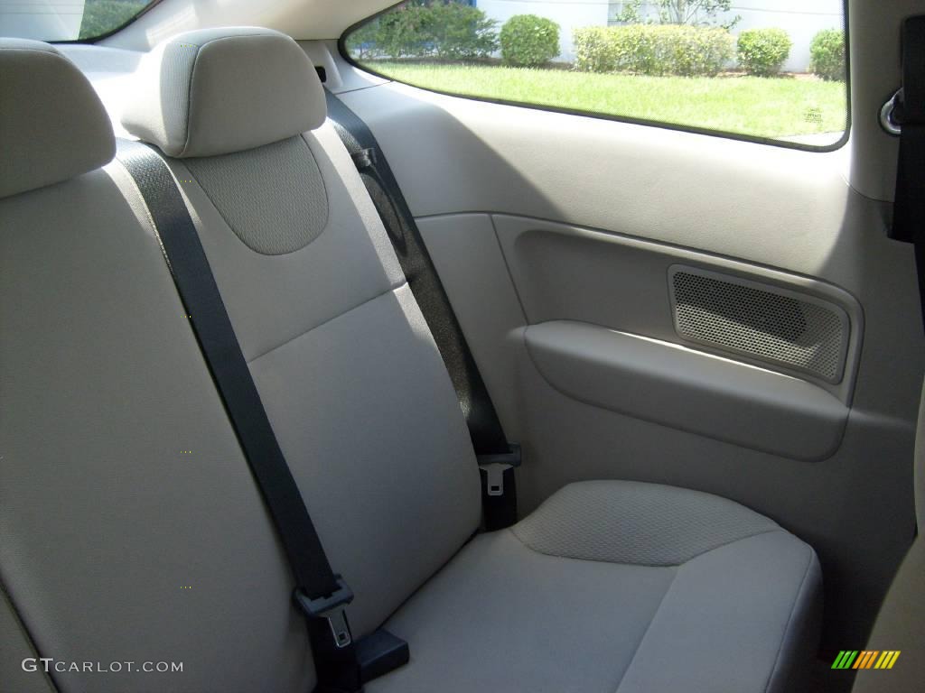 2009 Focus SES Coupe - Brilliant Silver Metallic / Medium Stone photo #21