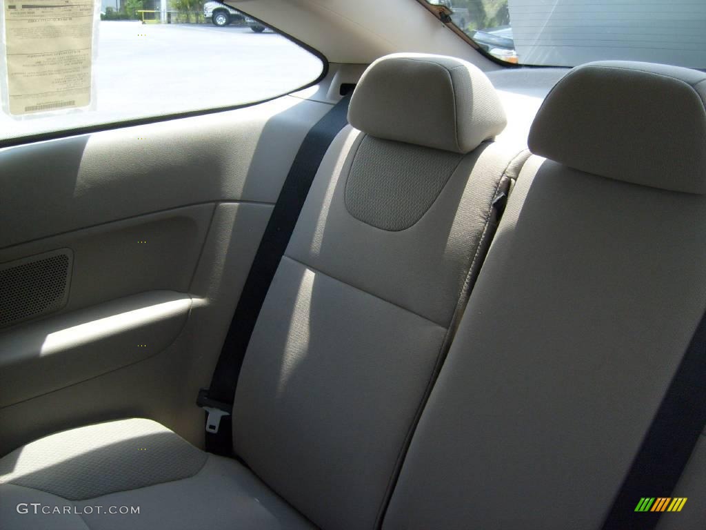 2009 Focus SES Coupe - Brilliant Silver Metallic / Medium Stone photo #22