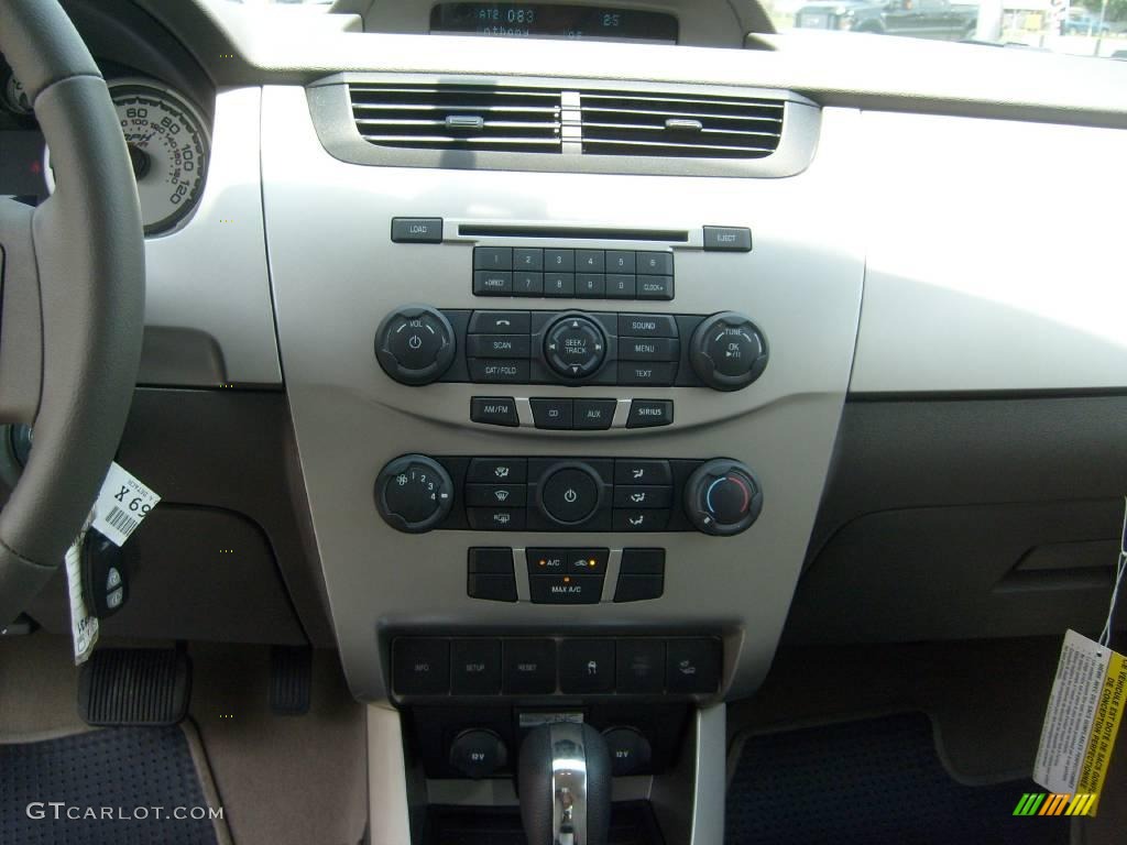 2009 Focus SES Coupe - Brilliant Silver Metallic / Medium Stone photo #24