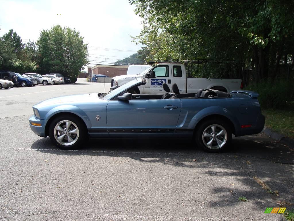 2006 Mustang V6 Premium Convertible - Windveil Blue Metallic / Dark Charcoal photo #7