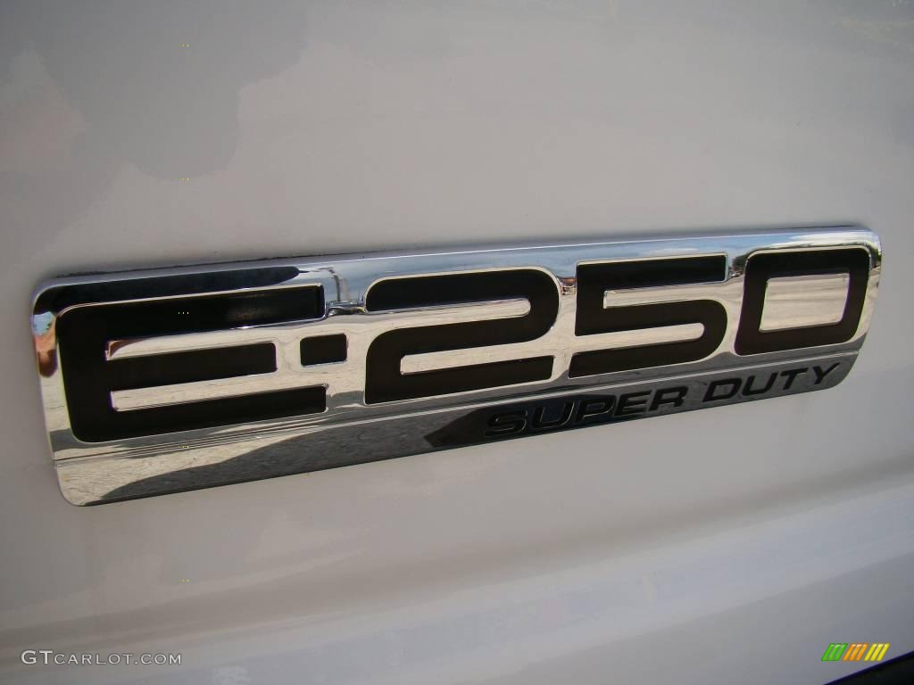2007 E Series Van E250 Commercial - Oxford White / Medium Flint Grey photo #26