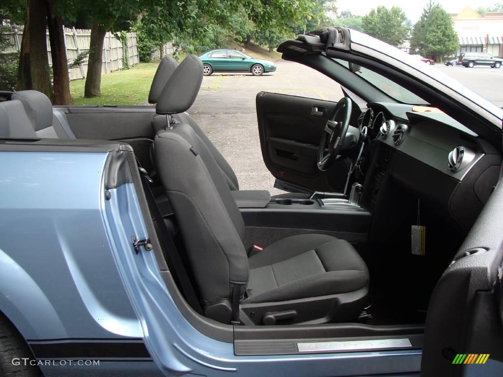 2006 Mustang V6 Premium Convertible - Windveil Blue Metallic / Dark Charcoal photo #15