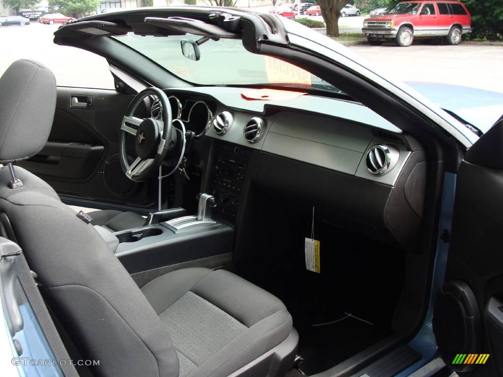 2006 Mustang V6 Premium Convertible - Windveil Blue Metallic / Dark Charcoal photo #16