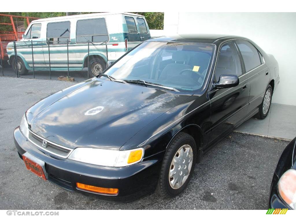 1996 Accord LX Sedan - Granada Black Pearl Metallic / Gray photo #1