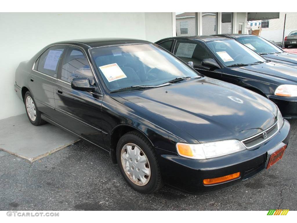 1996 Accord LX Sedan - Granada Black Pearl Metallic / Gray photo #3
