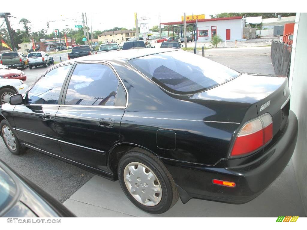 1996 Accord LX Sedan - Granada Black Pearl Metallic / Gray photo #21