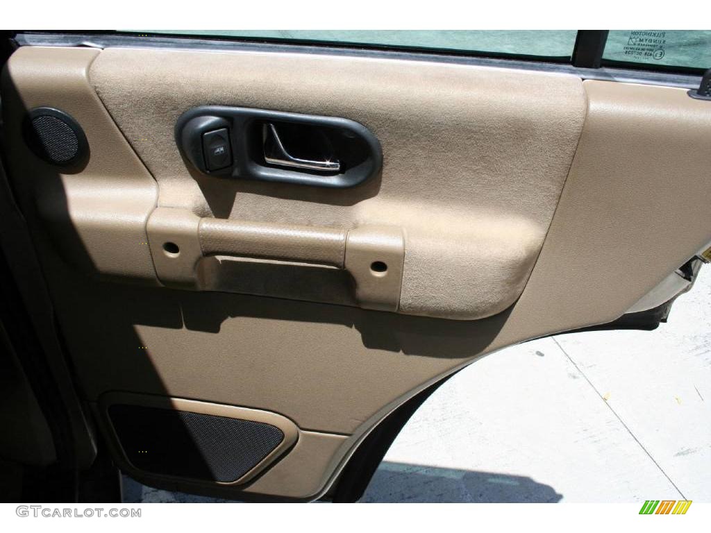 2001 Discovery II SE - Blenheim Silver Metallic / Bahama Beige photo #32