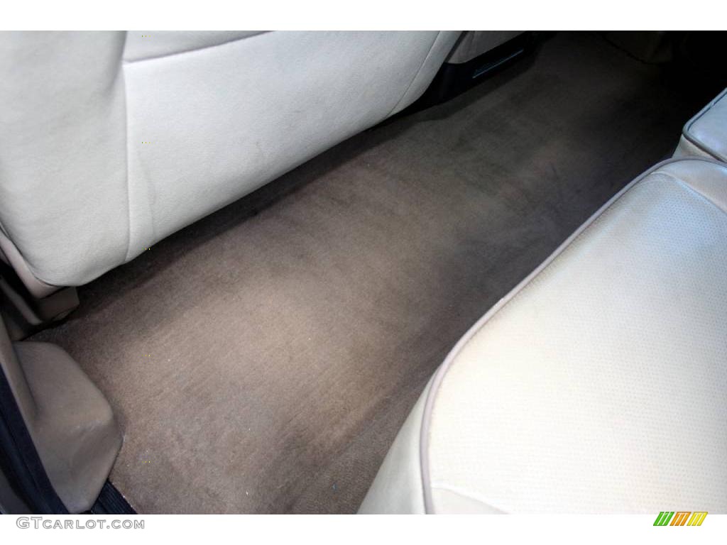 2001 Discovery II SE - Blenheim Silver Metallic / Bahama Beige photo #47
