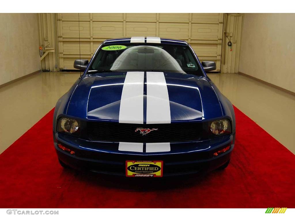2006 Mustang V6 Deluxe Coupe - Vista Blue Metallic / Light Graphite photo #2