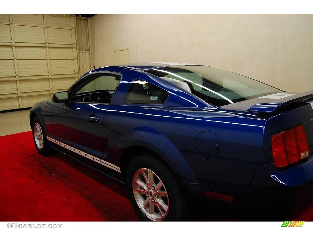 2006 Mustang V6 Deluxe Coupe - Vista Blue Metallic / Light Graphite photo #9