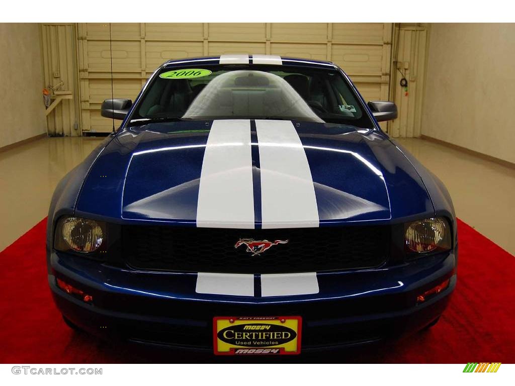 2006 Mustang V6 Deluxe Coupe - Vista Blue Metallic / Light Graphite photo #13