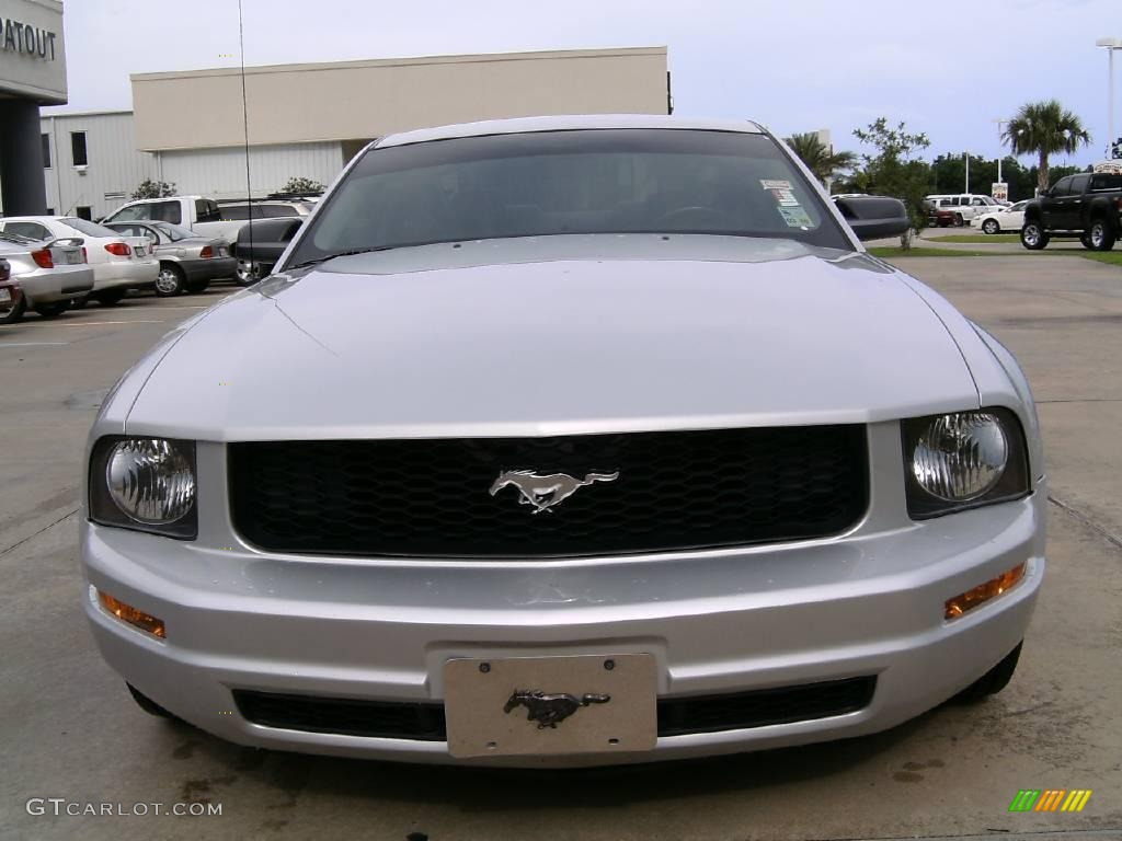 2007 Mustang V6 Premium Coupe - Satin Silver Metallic / Light Graphite photo #2