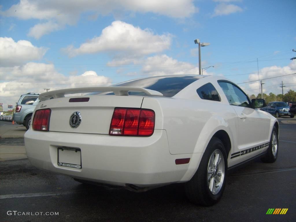 2006 Mustang V6 Premium Coupe - Performance White / Light Graphite photo #3