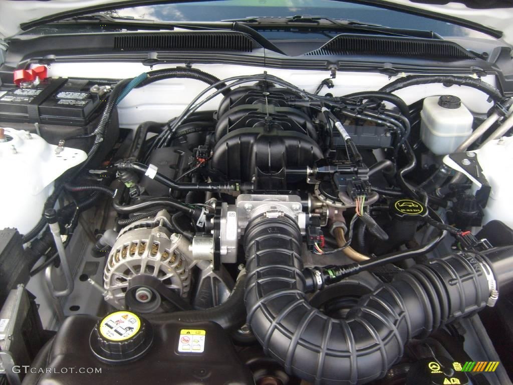2006 Mustang V6 Premium Coupe - Performance White / Light Graphite photo #25