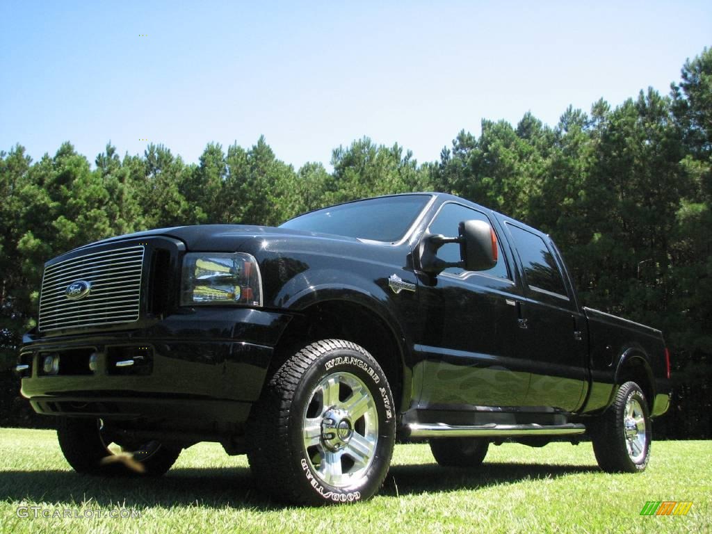2006 F250 Super Duty Harley Davidson Crew Cab 4x4 - Black / Black photo #2