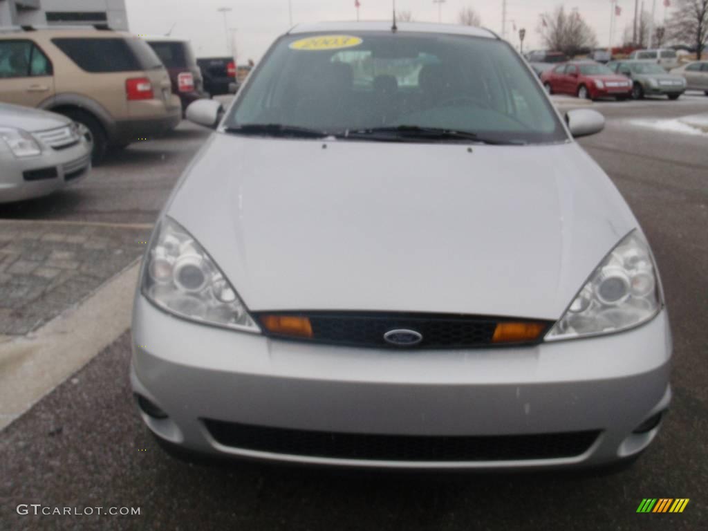 2003 Focus SVT Hatchback - CD Silver Metallic / Black/Red photo #8