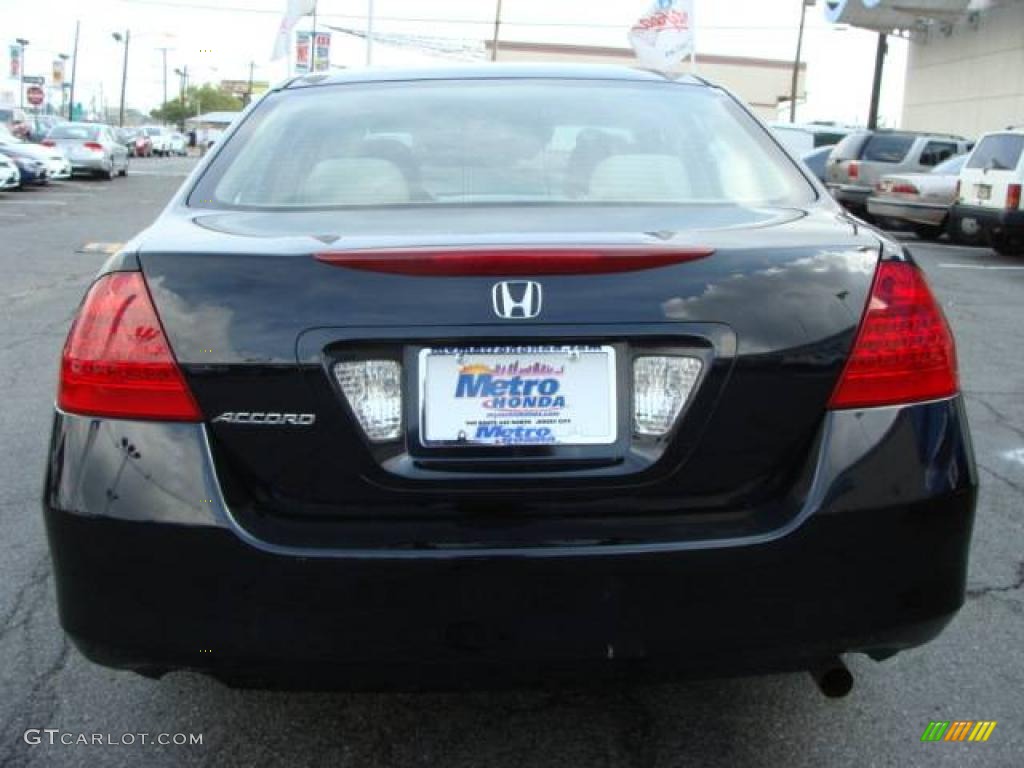 2006 Accord LX Sedan - Nighthawk Black Pearl / Ivory photo #5