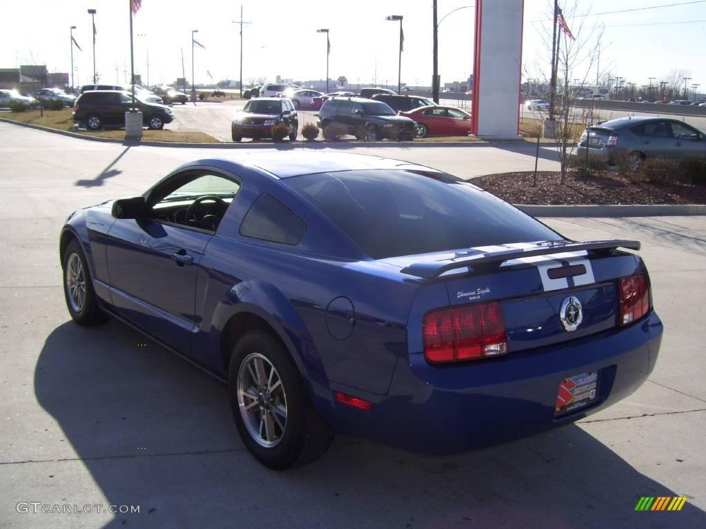 2005 Mustang V6 Deluxe Coupe - Sonic Blue Metallic / Dark Charcoal photo #5