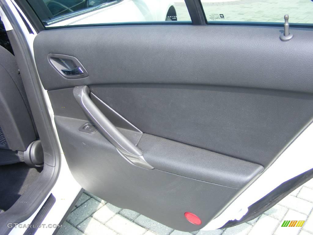 2005 G6 Sedan - Ivory White / Ebony photo #16