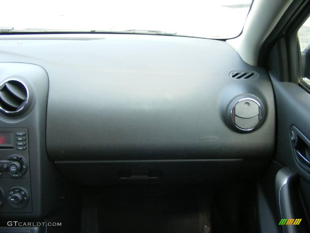 2005 G6 Sedan - Ivory White / Ebony photo #19