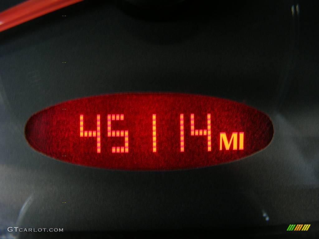 2005 G6 Sedan - Ivory White / Ebony photo #26