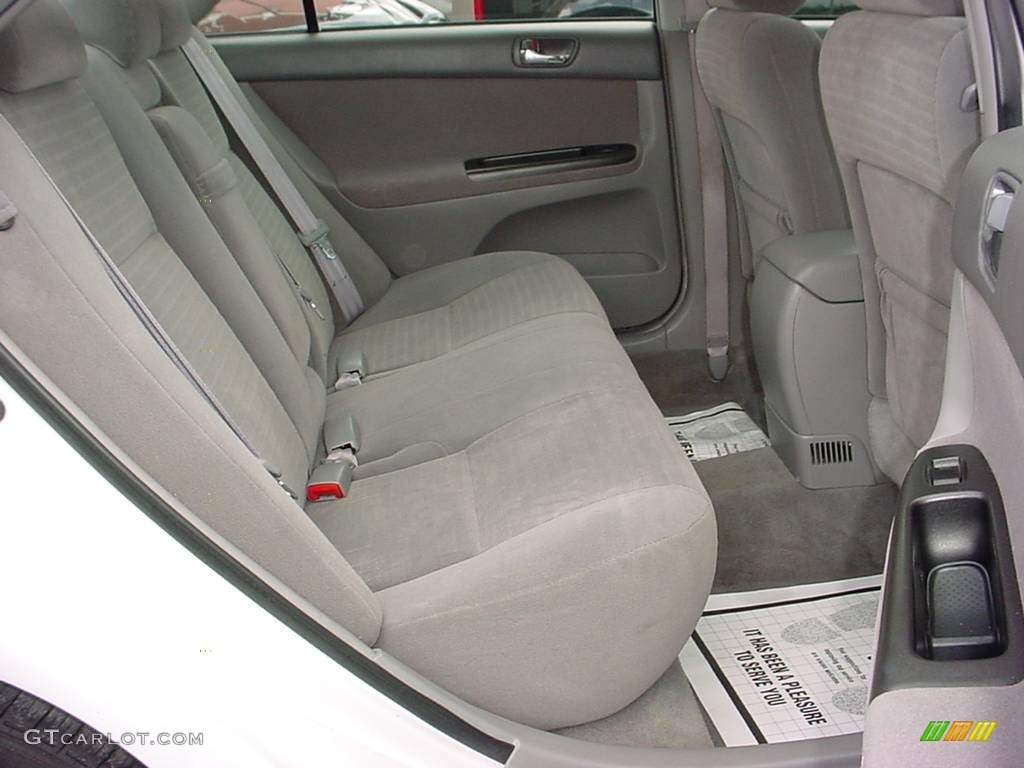 2006 Camry LE - Super White / Stone Gray photo #12