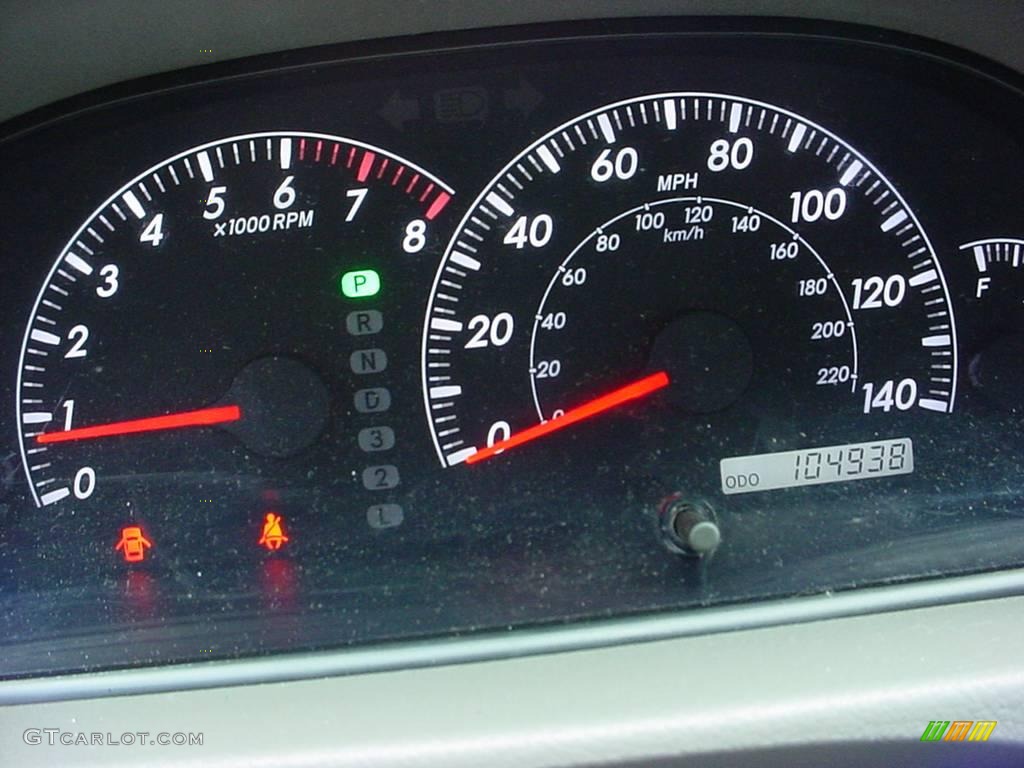 2006 Camry LE - Super White / Stone Gray photo #17