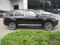 Black - Cayenne S Titanium Photo No. 4