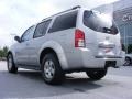 Silver Lightning Metallic - Pathfinder SE Photo No. 8