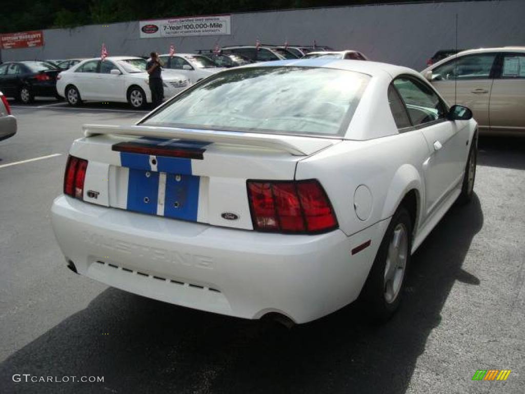 2000 Mustang GT Coupe - Crystal White / Dark Charcoal photo #4