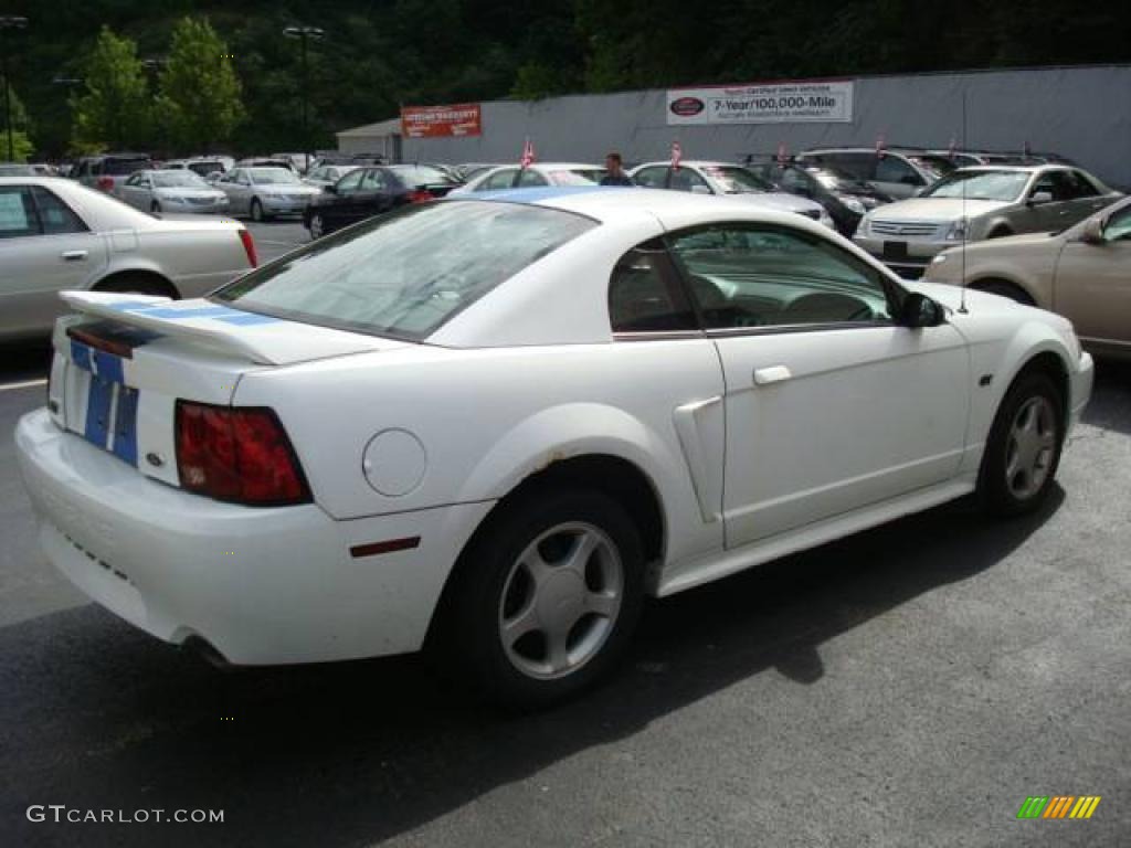 2000 Mustang GT Coupe - Crystal White / Dark Charcoal photo #5