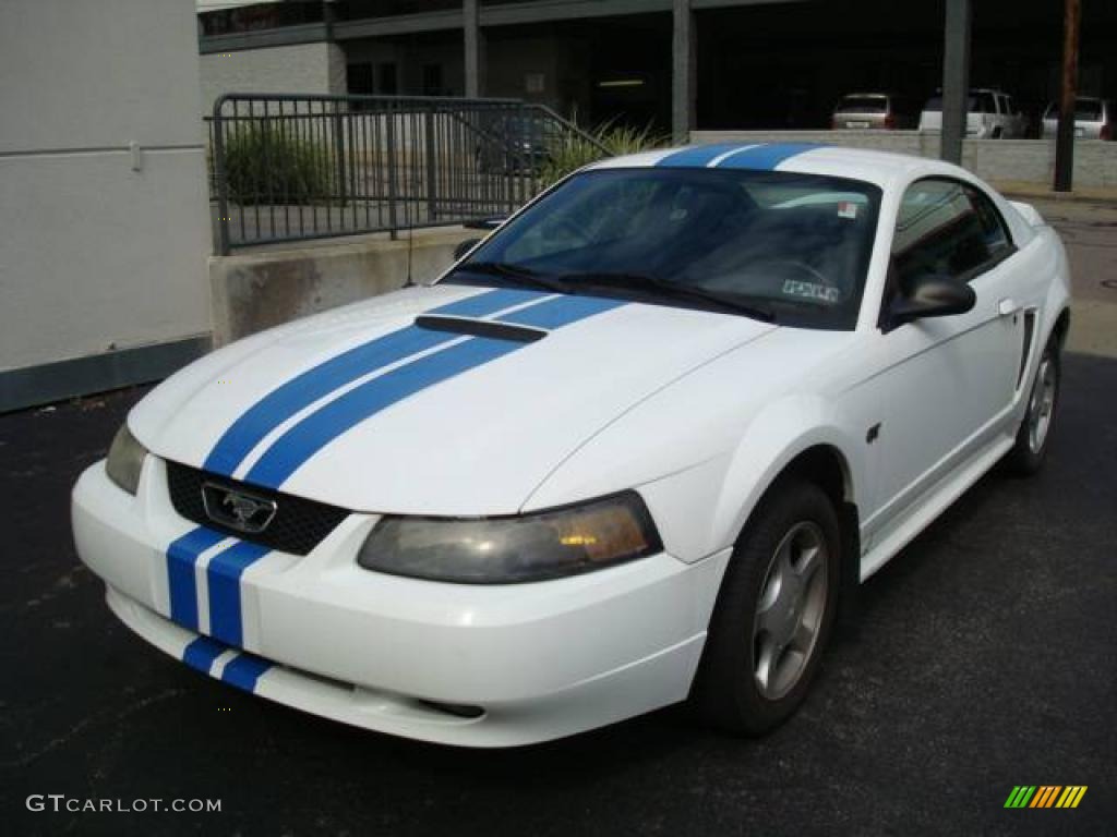 2000 Mustang GT Coupe - Crystal White / Dark Charcoal photo #8