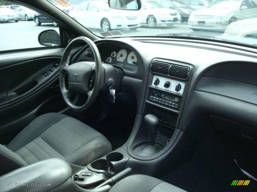 2000 Mustang GT Coupe - Crystal White / Dark Charcoal photo #17