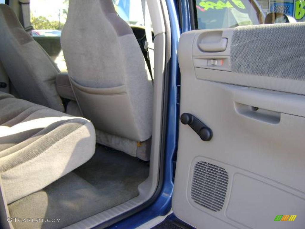 2003 Dakota SXT Quad Cab - Atlantic Blue Pearlcoat / Taupe photo #19